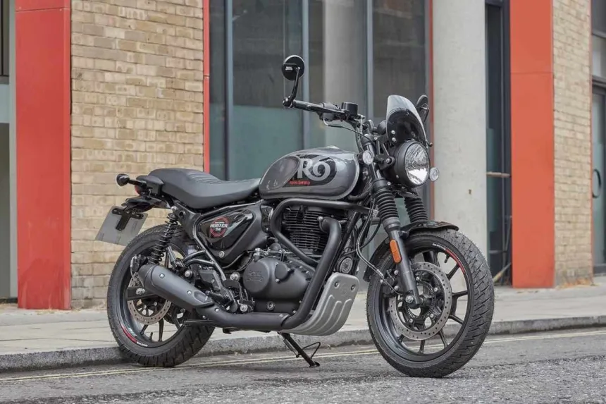 2025 Royal Enfield Hunter 350 with LED headlight