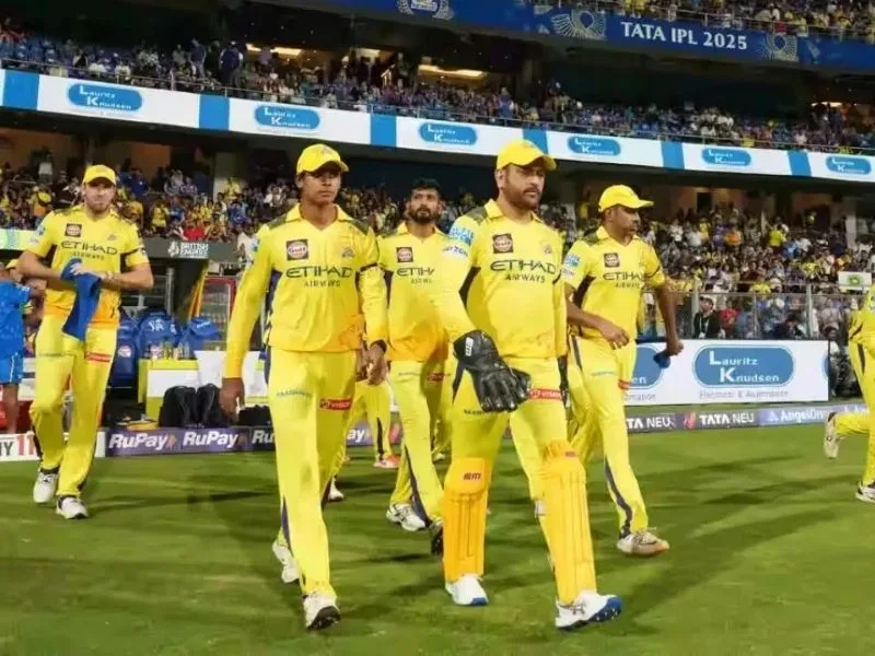 Ms Dhoni walking with CSK team Players for IPL 2025