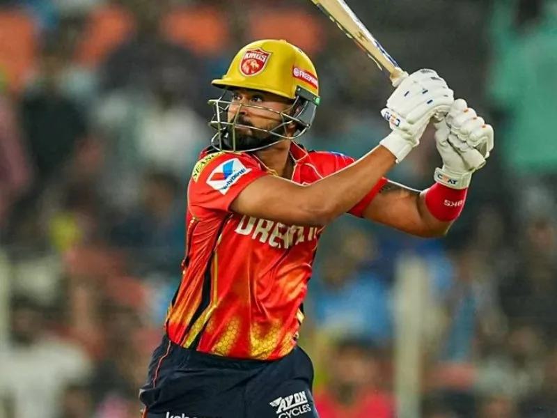 Shreyas Iyer batting as Punjab Kings captain during IPL 2025 match