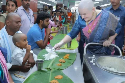 Anna Lezhneva donating to TTD Annadanam Trust in Tirumala
