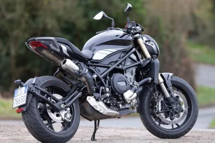 Benelli 752S sports-naked bike with LED headlight