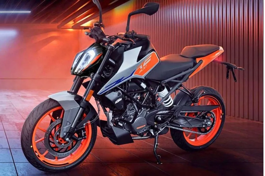 KTM 160 Duke stylish streetfighter with LED headlights