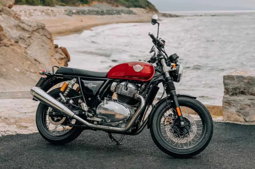 Royal Enfield Bullet 650 retro roadster with LED headlight