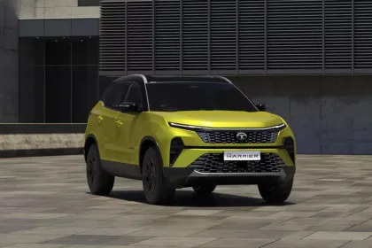 Front view of Tata Harrier 2025 SUV showcasing bold grille and LED headlights