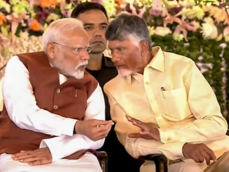 Crowds at Amaravati public meeting celebrating the relaunch of capital projects by PM Modi in 2025