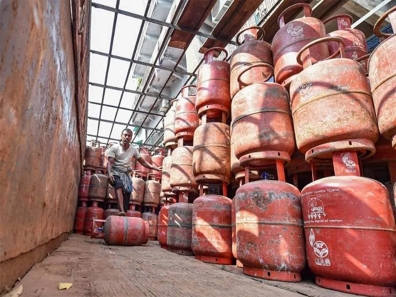 Illustration of one-time subsidy payment for free gas cylinders in Andhra Pradesh