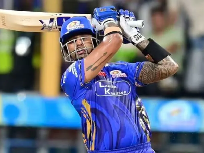 Suryakumar Yadav batting during MI vs DC IPL 2025 match at Wankhede Stadium