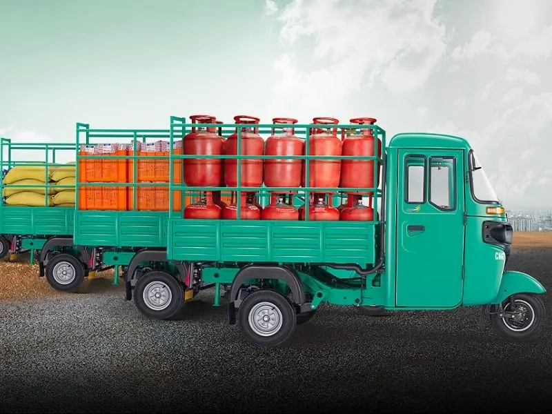 Bajaj Maxima C cargo deck with loading capacity