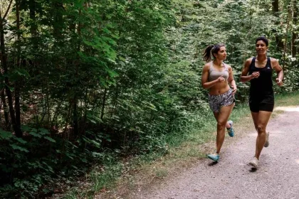 performing 10-minute cardio workout at home, India 2025