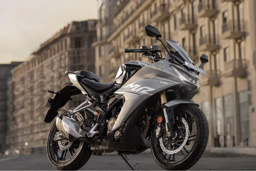 Hero Karizma XMR with bold sports naked design