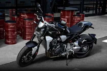Honda CB1000R Plus with neo-retro streetfighter design
