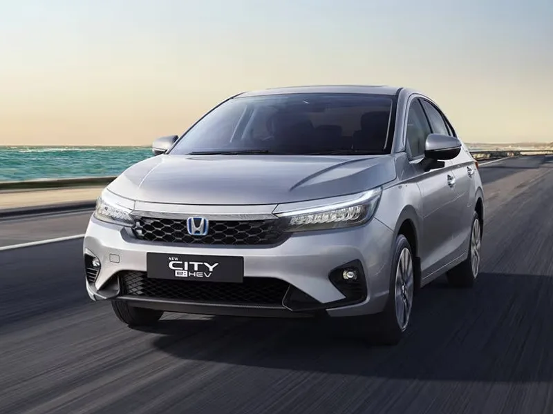 Honda Elevate SUV displayed at dealership with May 2025 discount offers