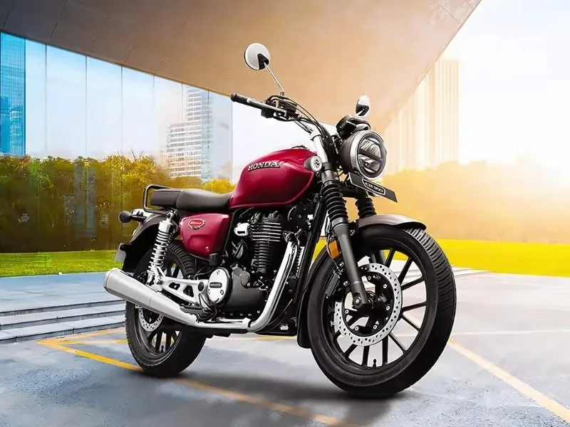 Close-up of Honda Hness CB350 semi-digital instrument cluster with RoadSync connectivity