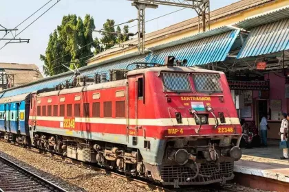 Indian Railways waiting ticket rules 2025 restricting access to sleeper and AC coaches