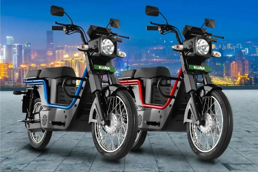 Kinetic E-Luna 2025 in Night Star Black, showcasing retro-modern electric bike design for Telugu commuters