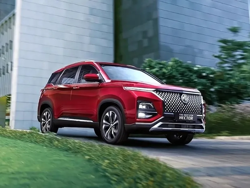 Interior of MG Hector 2025 showcasing 14-inch touchscreen and dual-tone leatherette dashboard