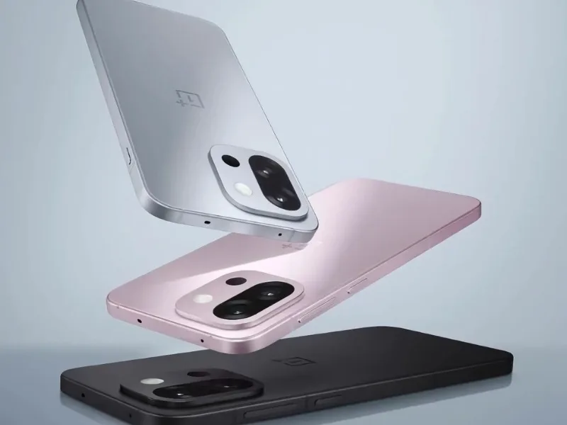 Vertical dual camera setup on OnePlus 13s in Black Velvet color, 2025