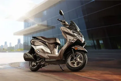 Front view of Suzuki Burgman Street 125 scooter in metallic grey color parked on road