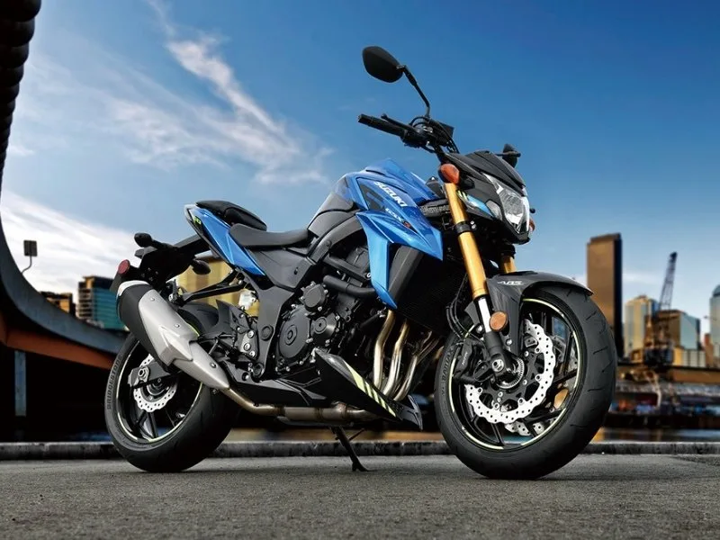 Suzuki GSX-S750 LCD instrument cluster