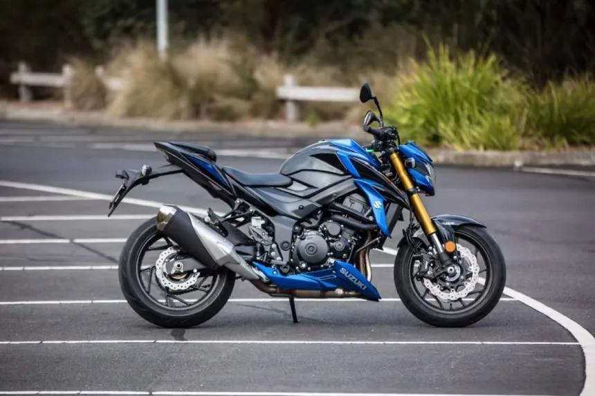 Suzuki GSX-S750 with bold streetfighter design
