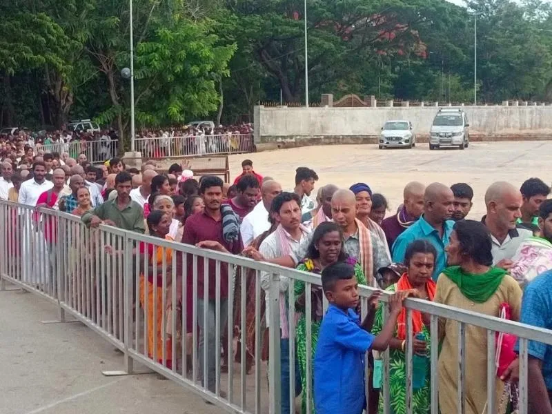 TTD providing water and prasadam to devotees in Tirumala queue lines in 2025