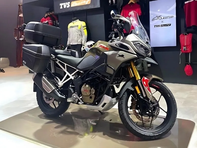 Close-up of TVS Apache RTX 300 5-inch TFT digital instrument cluster with smartphone connectivity