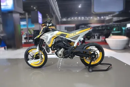 TVS RTSx with aggressive supermoto design