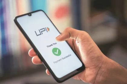 UPI transaction blocked on mobile screen due to risky number in 2025