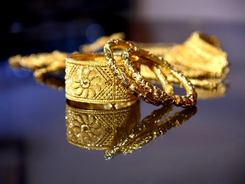 Social media post about RBI gold loan non-repayment auction rules trending in 2025