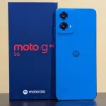 Moto G45 5G smartphone showcasing its vegan leather design in a tech store in 2025