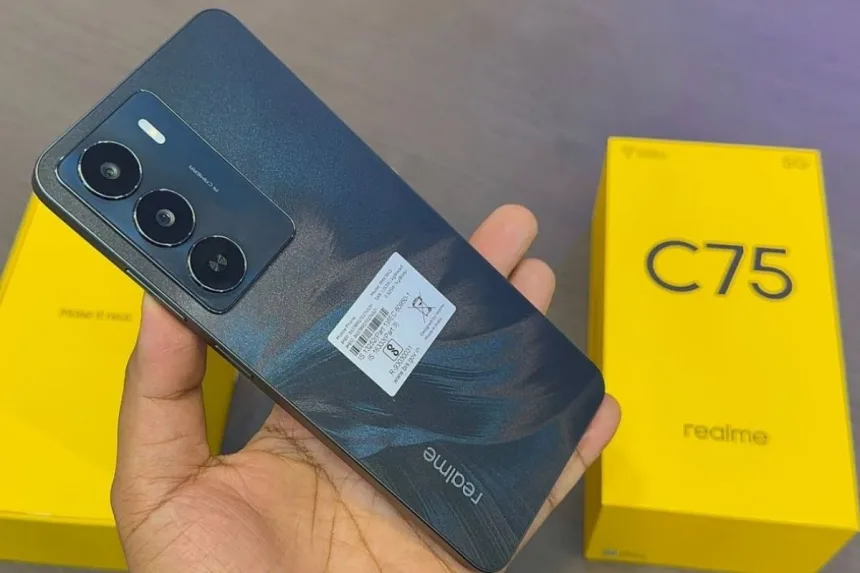 Realme C73 5G smartphone in Jade Green displayed in a tech store in India in 2025