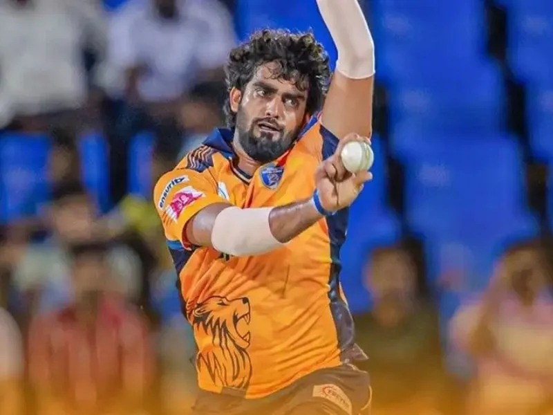 Sonu Yadav bowling for Nellai Royal Kings in TNPL 2025, aiming to upset Salem Spartans in Match 13.