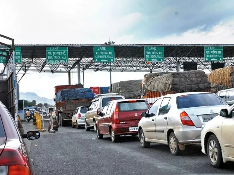 Social media post about two-wheeler toll tax and FASTag rule trending in 2025