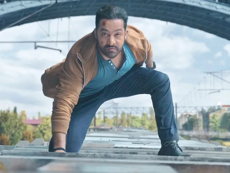 Promotional image of Jr NTR and Hrithik Roshan for War 2 trending in 2025