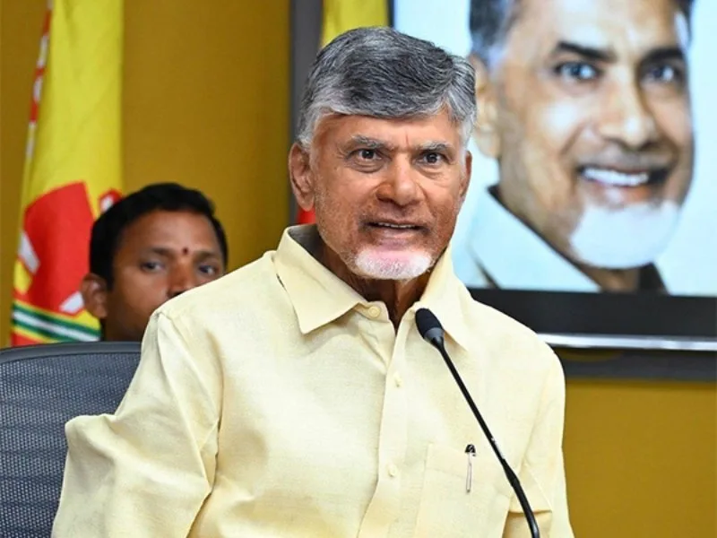Andhra Pradesh intermediate students receiving free Vidya Mitra Kits under 2025 scheme