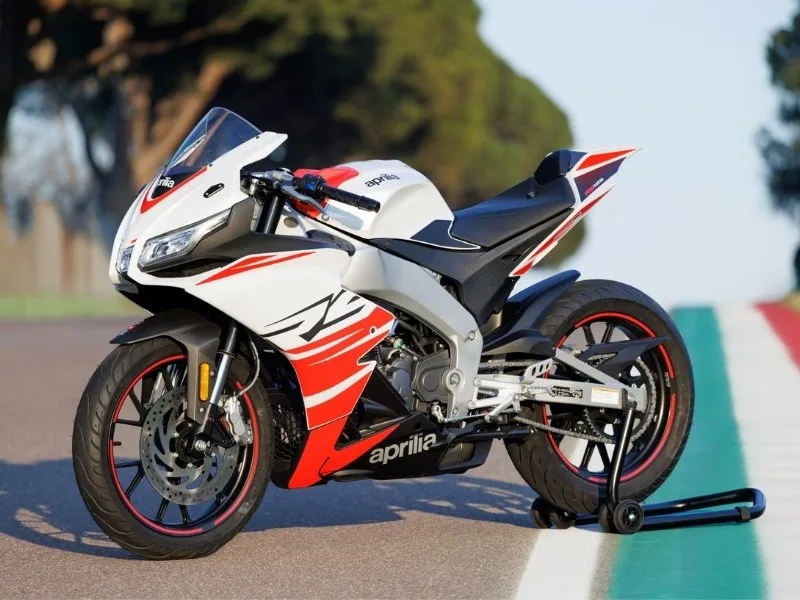 2025 Aprilia RS 125 GP Replica LCD dashboard with MotoGP-inspired graphics