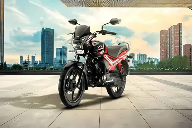 Hero HF Deluxe bike 2025 with stylish design and comfortable seating for daily commuting