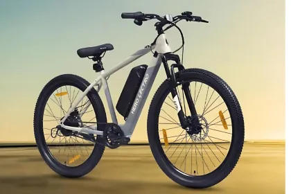 Hero Lectro H7 electric bike 2025 in black color on Andhra Pradesh street
