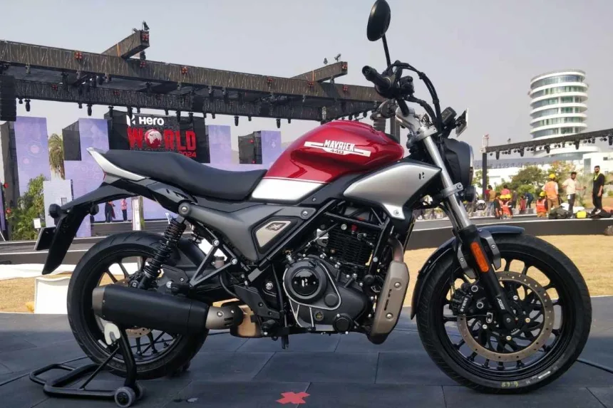 Hero Mavrick 440 2025 in Phantom Black, showcasing bold roadster design with 36 Nm torque for Indian riders