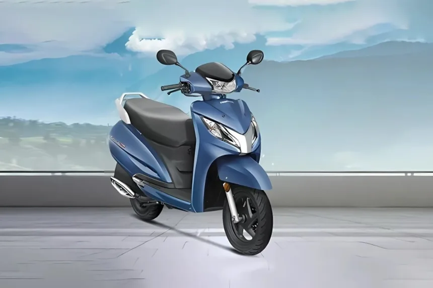 Honda Activa 110 2025 in Pearl Ignite Black, showcasing stylish scooter design with 70 kmpl mileage for Indian commuters