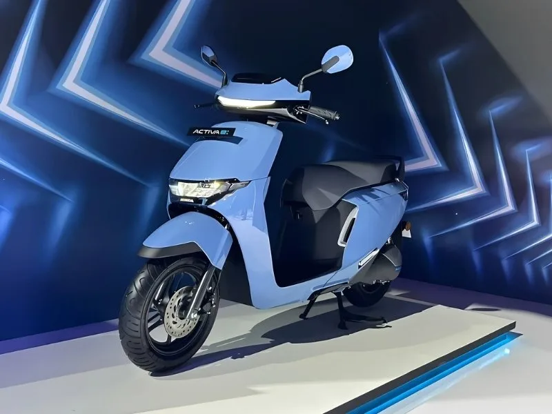 7-inch touchscreen display of Honda Activa e 2025 with RoadSync Duo, enhancing electric scooter experience with 102 km range