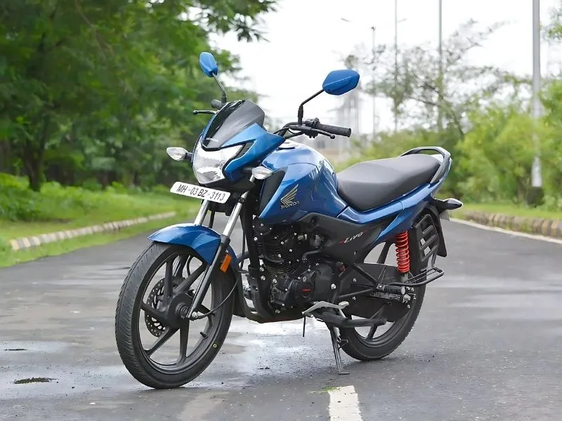 Analog instrument cluster with eco indicator of Honda Livo 2025, enhancing budget-friendly commuting experience