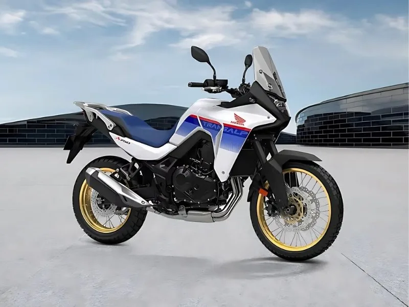 Honda XL750 Transalp 2025 5-inch TFT display with advanced riding mode