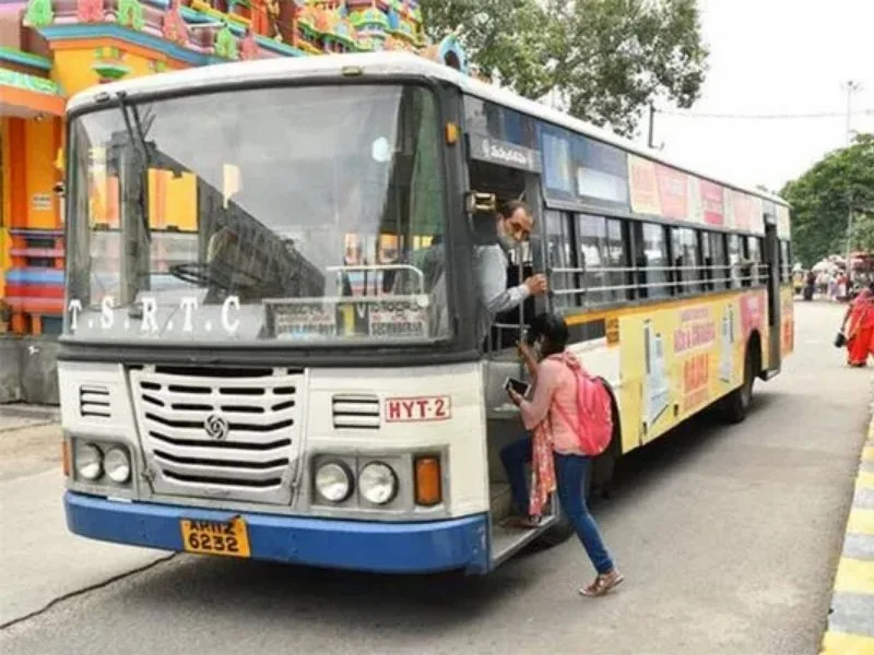 TGSRTC bus in Hyderabad, reflecting the 2025 bus pass fare increase impacting commuters.