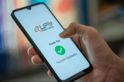 India Post counter with a dynamic QR code for UPI payments, set to be implemented across all post offices by August 2025.