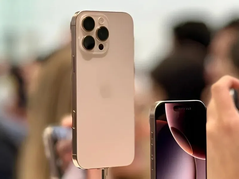Vijay Sales website showcasing iPhone 16 Pro price cut deal, 2025
