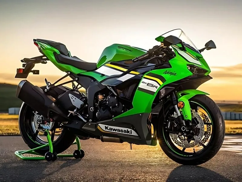 4.3-inch TFT color display of Kawasaki Ninja ZX-6R 2025 with smartphone connectivity, enhancing racing experience