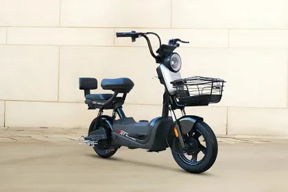 Komaki XR1 electric moped 2025 in grey color on Andhra Pradesh street