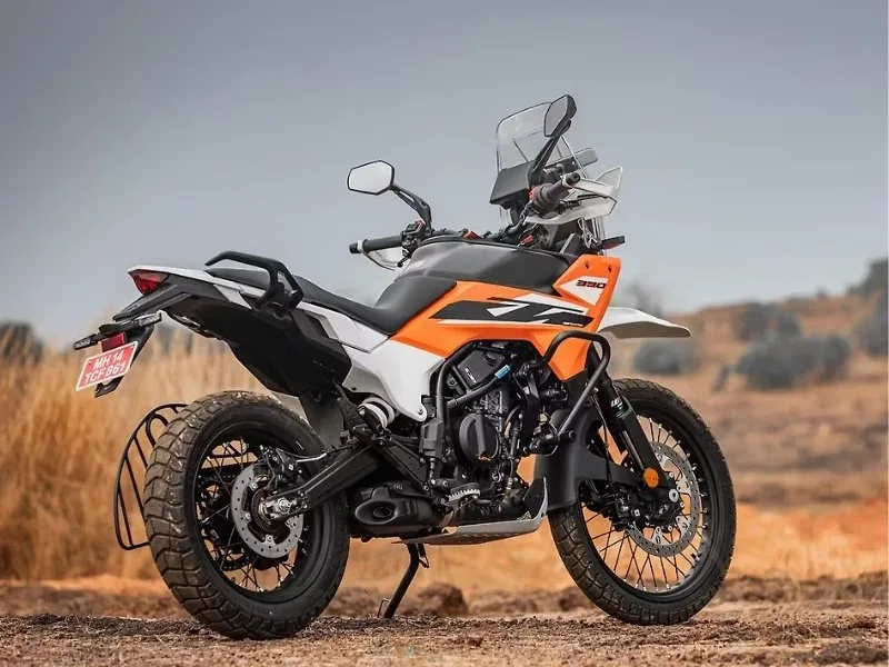 KTM 390 Enduro R 2025 4.1-inch TFT display with Bluetooth connectivity