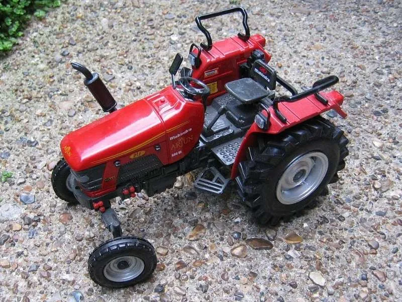 Mahindra Arjun 605 DI MS V1 tractor 2025, featuring 57 HP and 4WD for heavy-duty farming in India